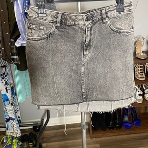 H&M mini jean grey washed skirt size US 8